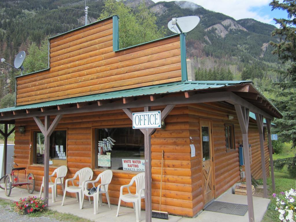 Mount Robson Lodge Zewnętrze zdjęcie